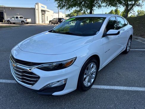 Used 2024 Chevrolet Malibu LT FWD image 3