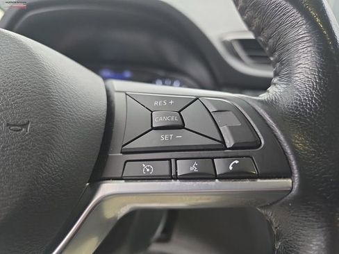 Used 2019 Nissan Rogue SV image 37