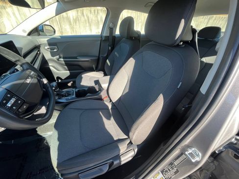 Used 2025 Kia K4 FWD image 37
