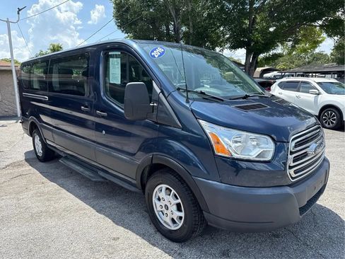 Used 2016 Ford Transit 350 XLT RWD image 3