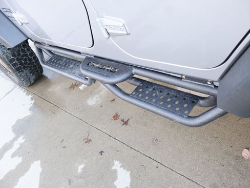 Used 2018 Jeep Wrangler Unlimited Sport S image 10