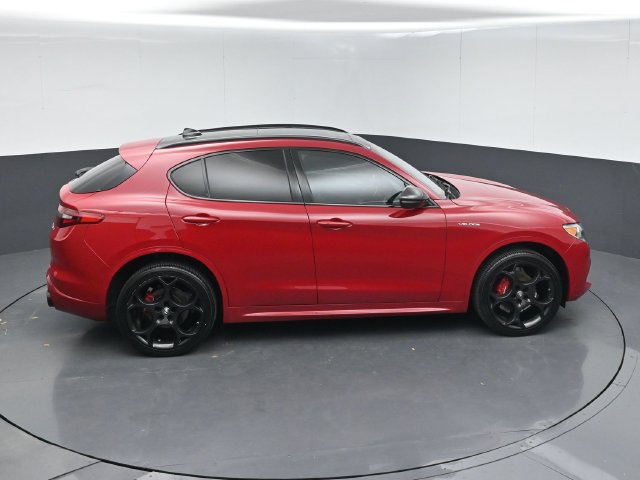 Used 2023 Alfa Romeo Stelvio Veloce AWD/4WD image 44