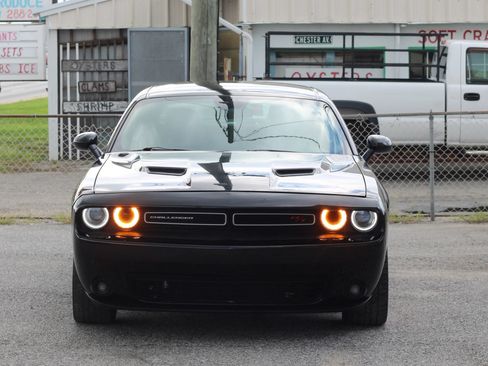 Used 2015 Dodge Challenger R/T w/ Quick Order Package 28B R/T RWD image 2