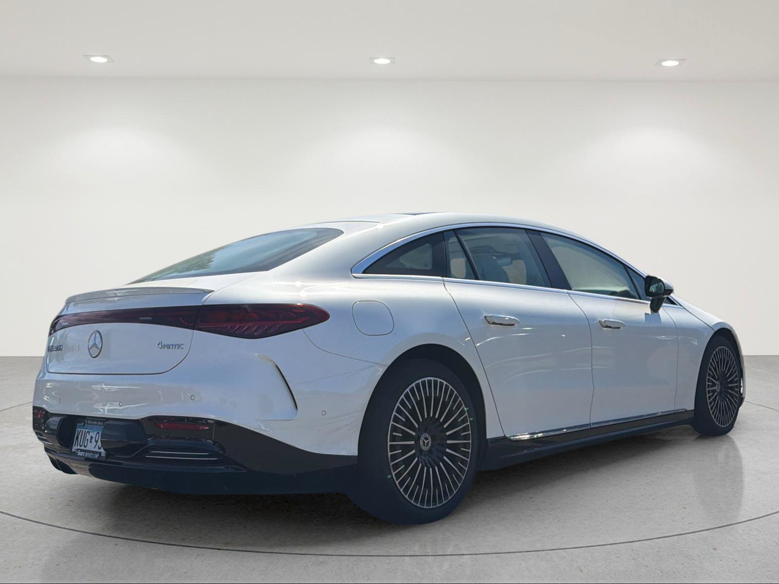 Used 2023 Mercedes-Benz EQS 580 4MATIC Sedan image 4