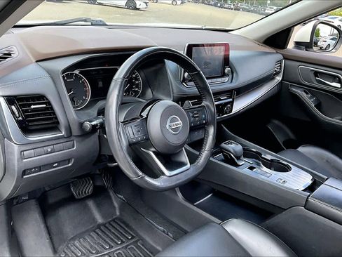 Used 2021 Nissan Rogue SV w/ Premium Package FWD image 17