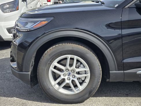 Used 2025 Ford Explorer Active image 8