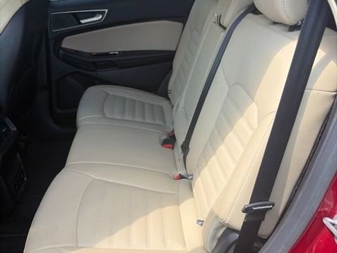 Used 2017 Ford Edge SEL w/ Equipment Group 201A FWD image 16