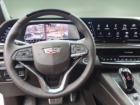 Certified 2022 Cadillac Escalade Sport w/ Touring Package image 38