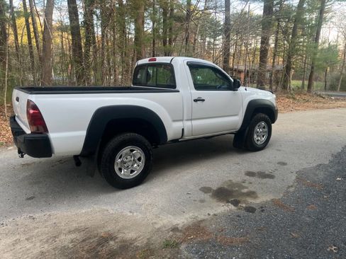 Used 2013 Toyota Tacoma 4x4 Regular Cab image 4