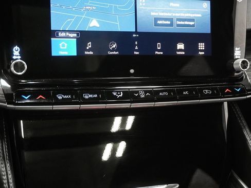 Used 2022 Jeep Wagoneer Series III w/ Premium Group I image 28