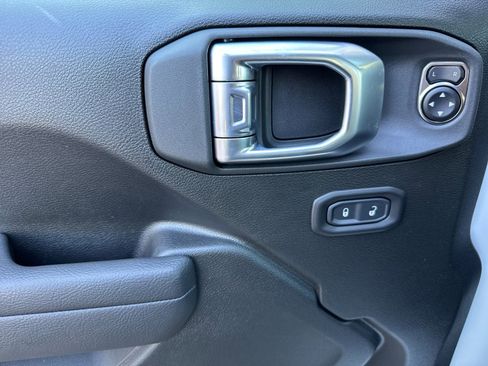 New 2026 Jeep Gladiator Sport image 11