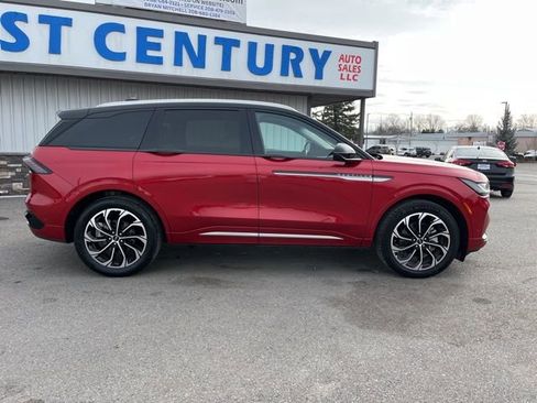 Used 2024 Lincoln Nautilus Reserve image 16