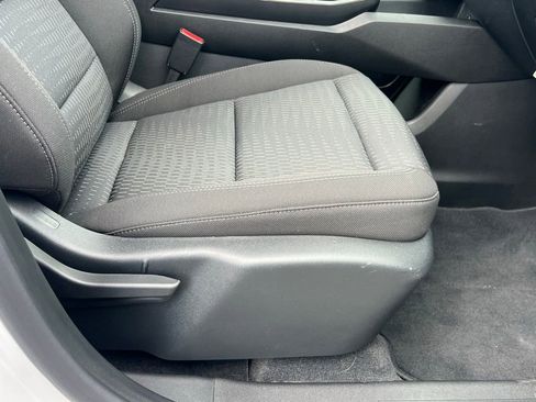 Used 2026 Chevrolet Equinox LT AWD/4WD image 17