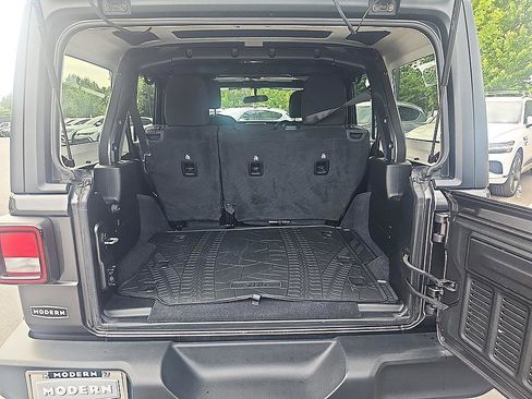 Used 2020 Jeep Wrangler Unlimited Sport S AWD/4WD image 30
