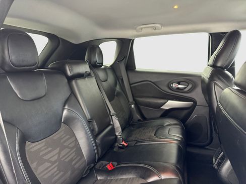 Used 2022 Jeep Cherokee Latitude image 46