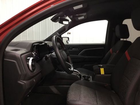 Used 2024 Chevrolet Colorado Z71 w/ Z71 Convenience Package 2 AWD/4WD image 5