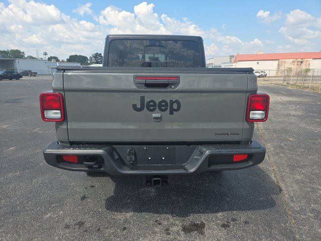 Used 2023 Jeep Gladiator Sport AWD/4WD image 7