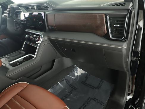 Used 2025 GMC Sierra 2500 Denali Ultimate image 20