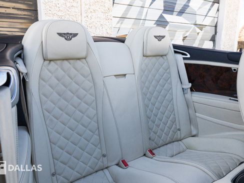 Used 2017 Bentley Continental GT image 34
