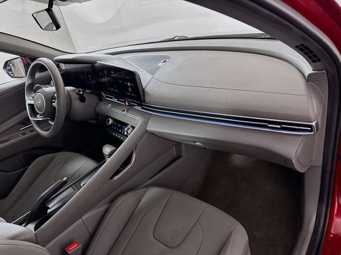 Certified 2024 Hyundai Elantra SEL image 28