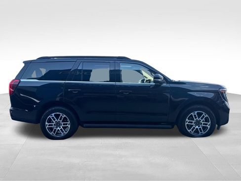 Used 2025 Ford Expedition Active AWD/4WD image 7
