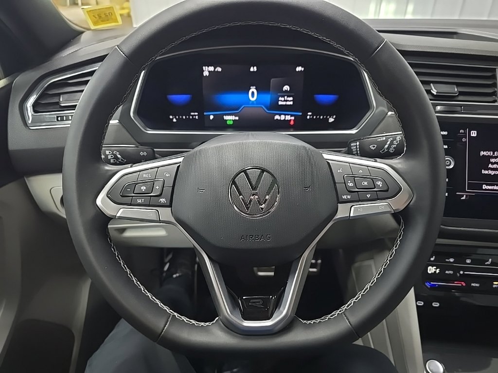 Used 2023 Volkswagen Tiguan SE R-Line AWD/4WD image 19