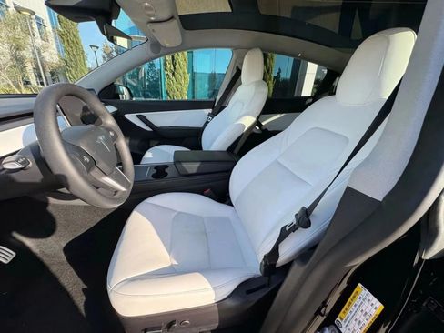 Used 2023 Tesla Model Y Performance AWD/4WD image 10
