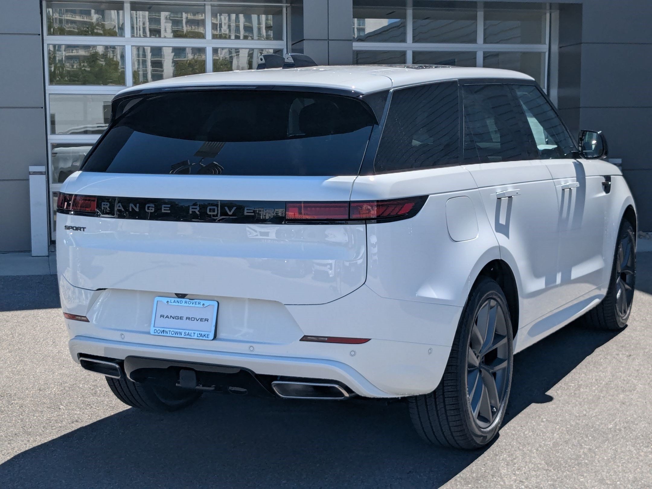New 2026 Land Rover Range Rover Sport Dynamic SE AWD/4WD image 5