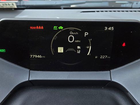 Used 2024 Toyota Prius XLE FWD image 25