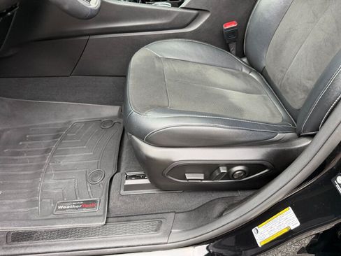 Used 2023 Jeep Grand Cherokee Altitude AWD/4WD image 19
