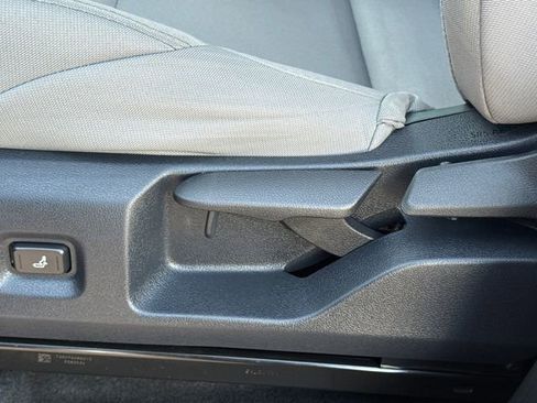 Used 2025 Toyota Tacoma SR5 image 21