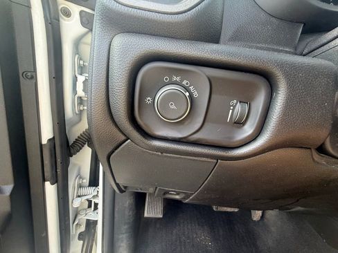 Used 2024 RAM 2500 Tradesman w/ Chrome Appearance Group image 23