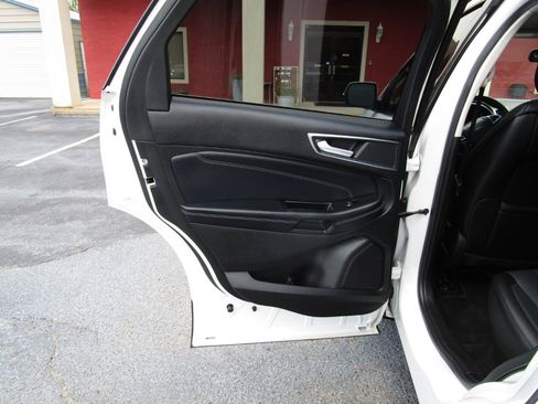 Used 2017 Ford Edge Titanium w/ Equipment Group 301A FWD image 21