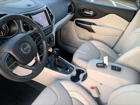 Used 2021 Jeep Cherokee Latitude Lux w/ Comfort/Convenience Group AWD/4WD image 15