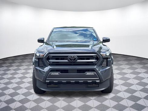 Used 2024 Toyota Tacoma SR5 AWD/4WD image 5