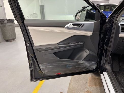 New 2026 Volkswagen Taos SE image 27