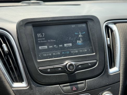 Used 2016 Chevrolet Malibu LT FWD image 20