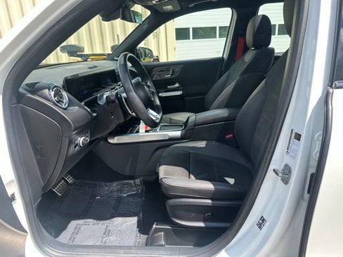 Used 2025 Mercedes-Benz GLB 35 AMG 4MATIC image 21