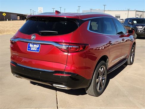 Used 2020 Buick Enclave Essence w/ LPO, Touring Package image 4