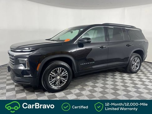 Used 2026 Chevrolet Traverse LT AWD/4WD image 12