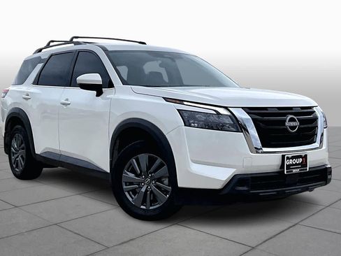 Used 2024 Nissan Pathfinder SV w/ Lighting Package (N92) image 2