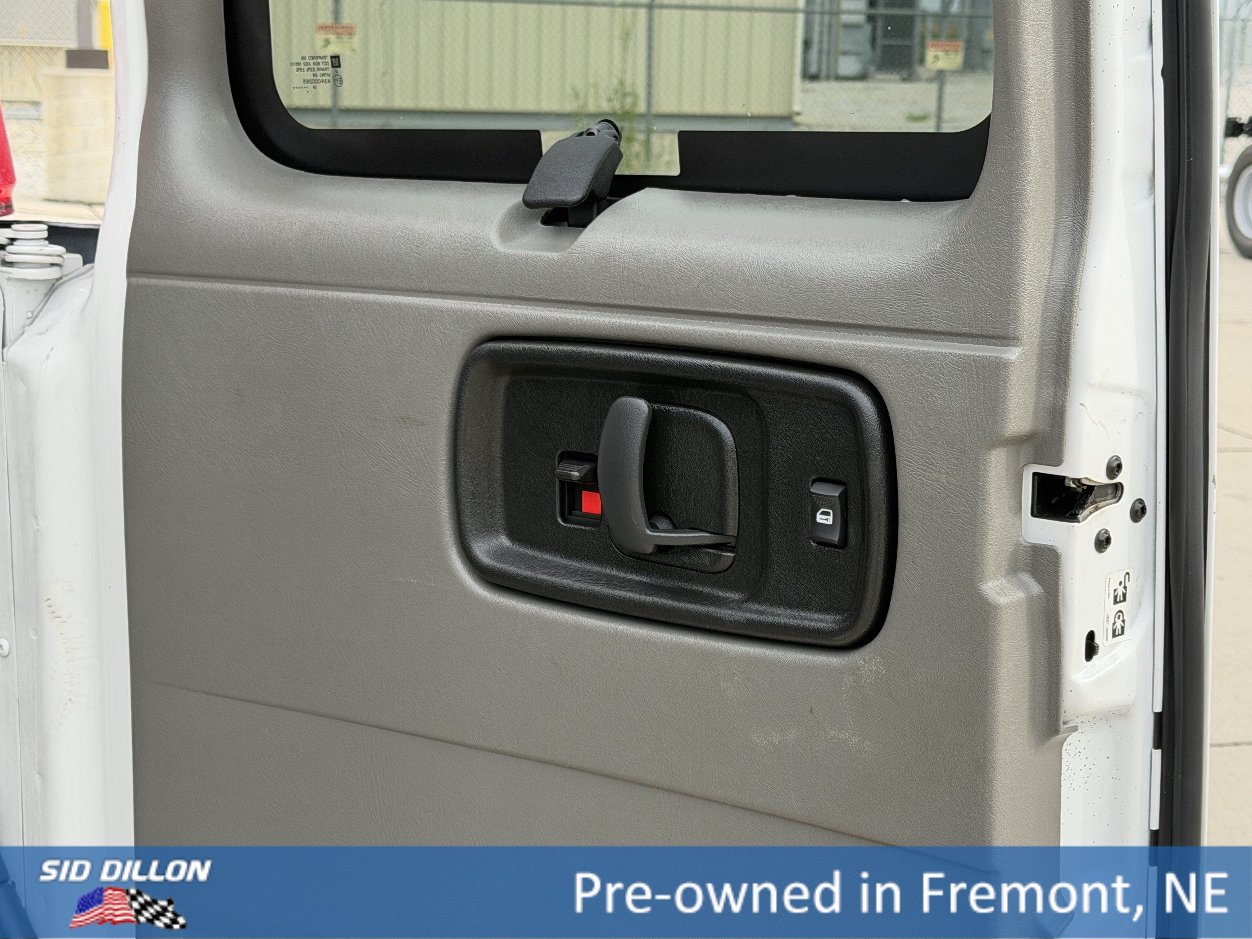 Certified 2024 Chevrolet Express 3500 LT w/ LT Preferred Equipment Group RWD image 7