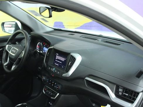 Used 2024 GMC Terrain SLE w/ LPO, Floor Liner Package FWD image 12