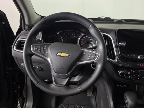 Used 2023 Chevrolet Equinox Premier AWD/4WD image 10