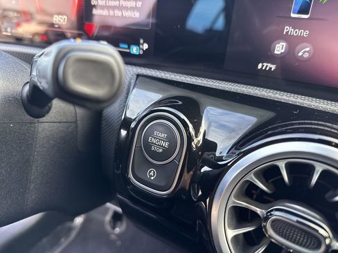 Used 2025 Mercedes-Benz CLA 250 image 21