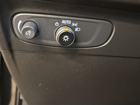 Used 2022 Buick Envision Preferred w/ Sport Touring Package FWD image 17