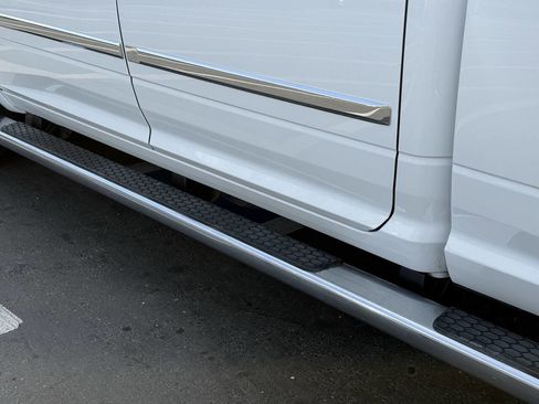 Used 2017 RAM 1500 Laramie w/ Convenience Group image 18