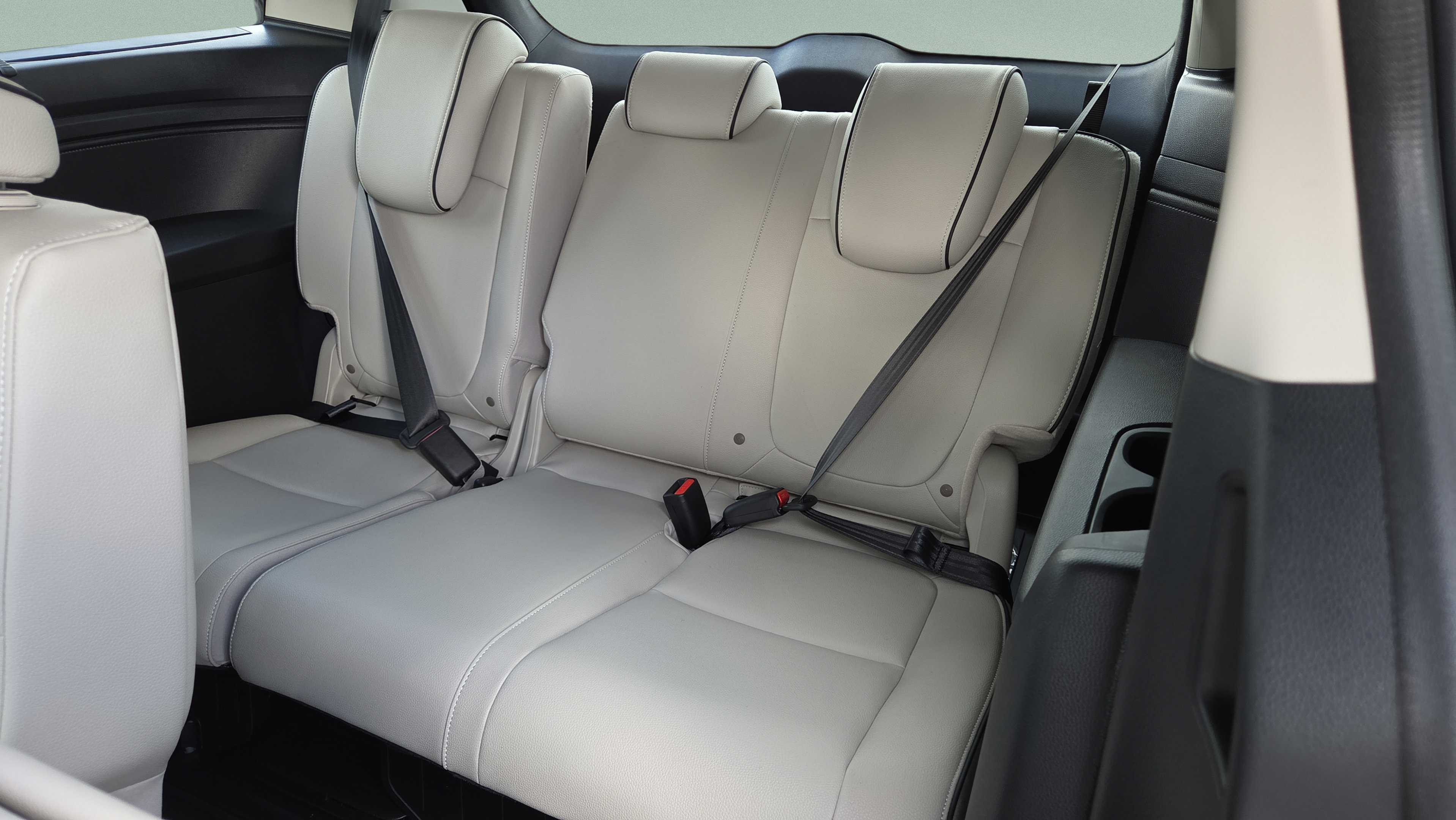 Used 2026 Honda Odyssey Touring image 12