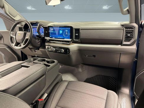 Used 2023 Chevrolet Silverado 1500 LT AWD/4WD image 29