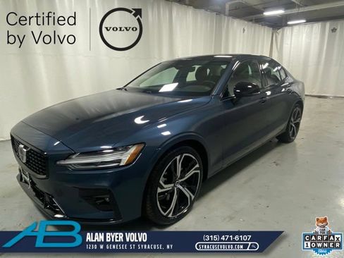 Certified 2025 Volvo S60 B5 Core AWD/4WD image 1